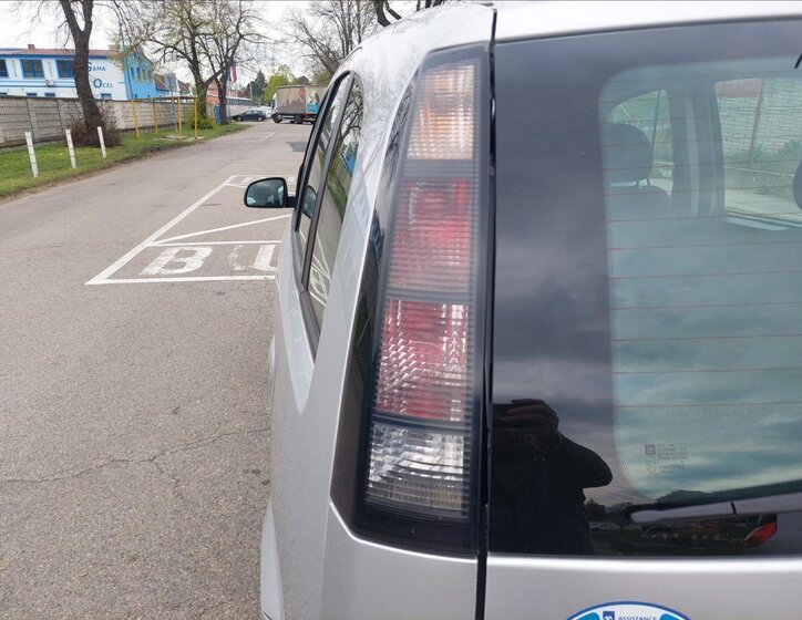 Opel Meriva MPV 1,6 l 77 kw