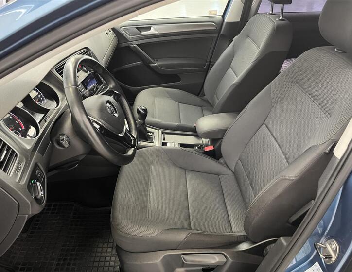 Volkswagen Golf 15