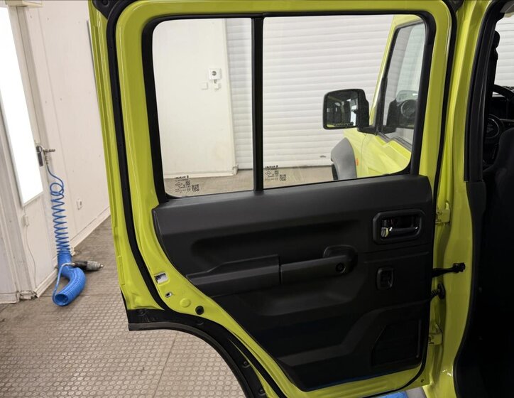 Suzuki Jimny SUV 1,5 l 75 kw