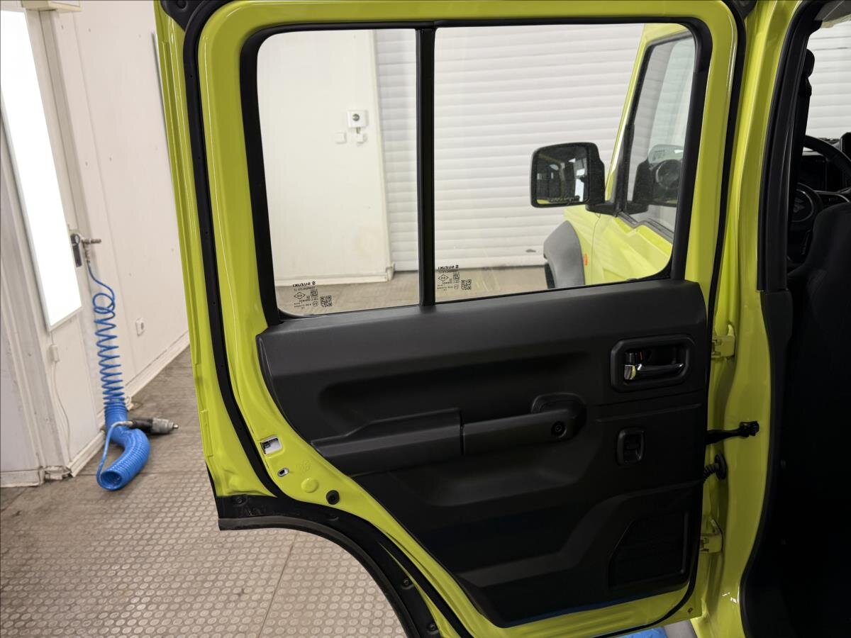 Suzuki Jimny SUV 1,5 l 75 kw