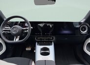 Mercedes-Benz CLA Sedan / Limuzína 1,3 l 120 kw