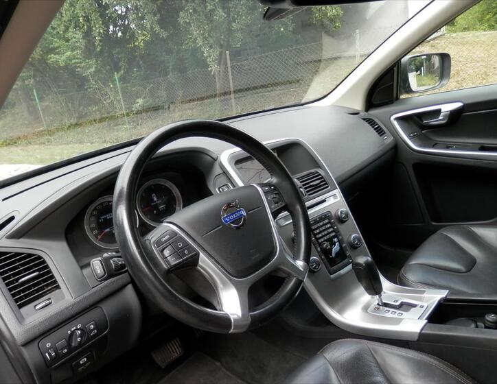 Volvo XC60 11