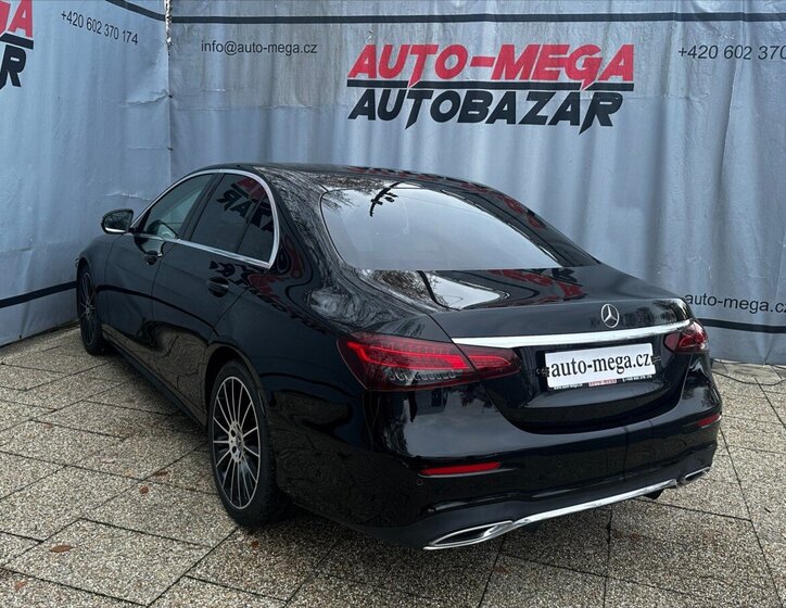 Mercedes-Benz Třídy E 8