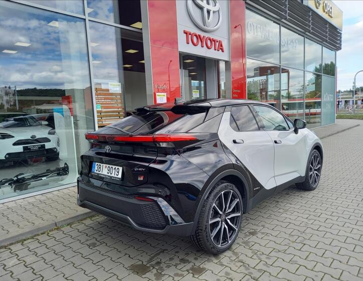 Toyota C-HR 4