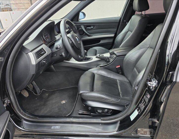 BMW Řada 3 Kombi 3,0 l 170 kw