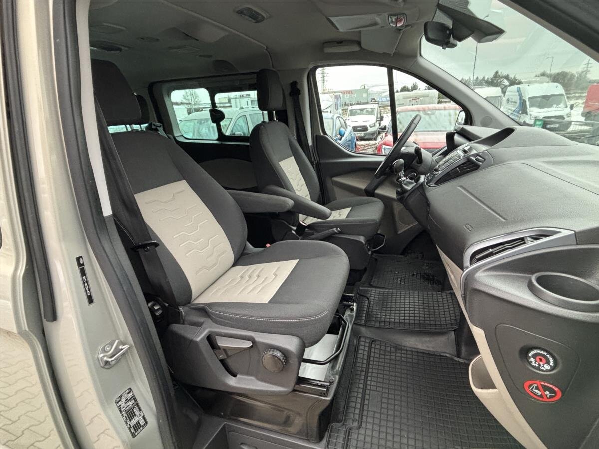 Ford Tourneo Custom Kombi 2,2 l 92 kw