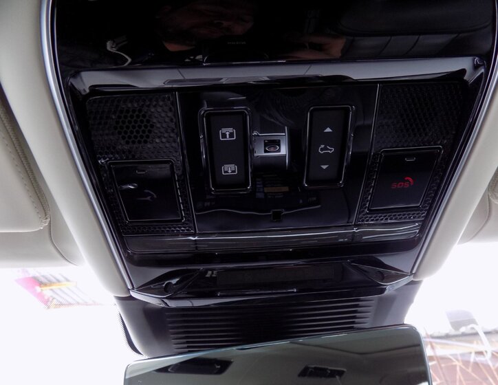 Land Rover Range Rover SUV 4,4 l 390 kw