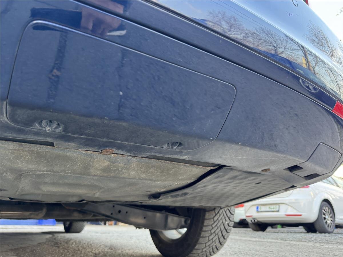 Volkswagen Golf Kombi 1,6 l 77 kw