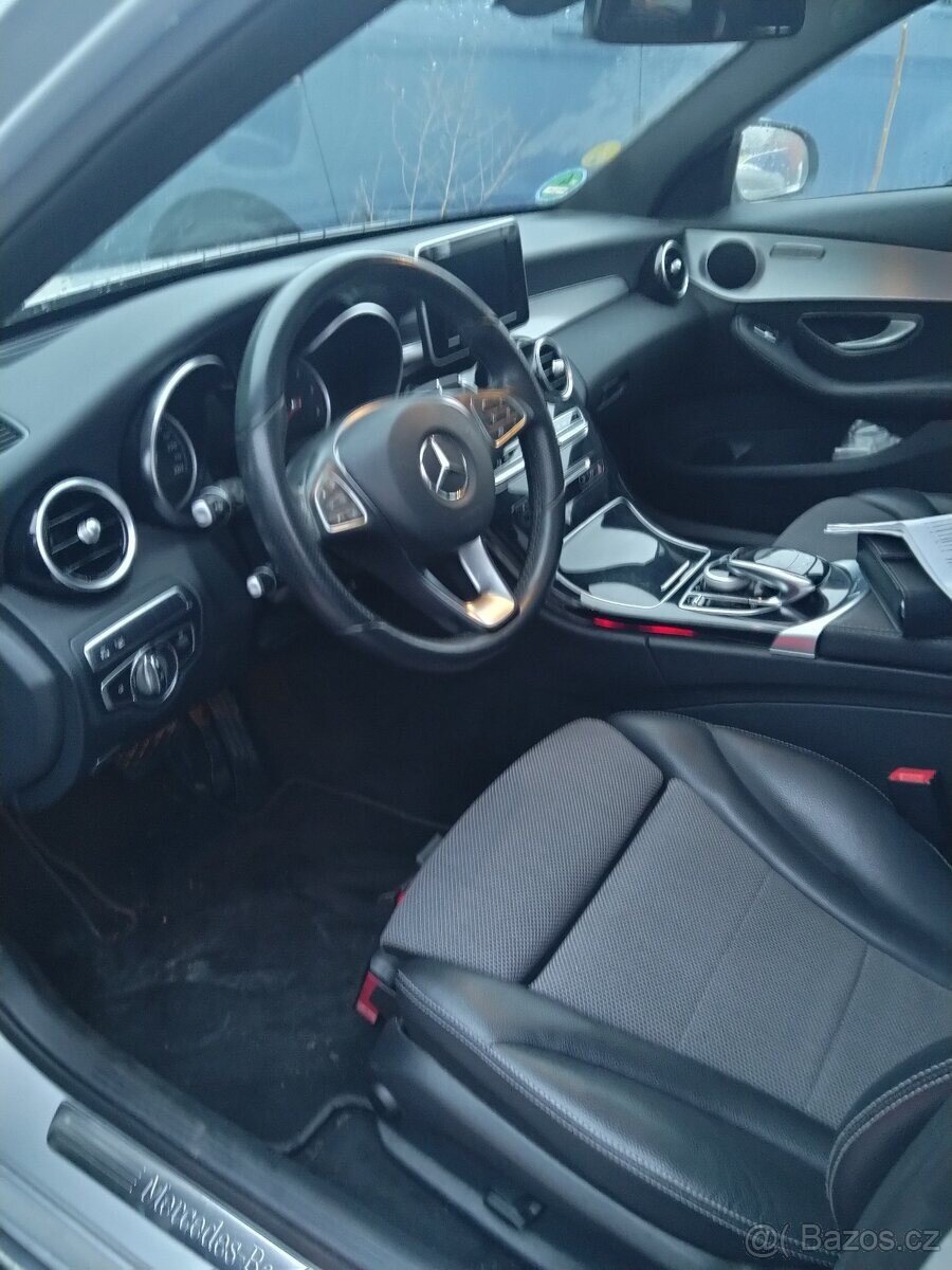 Mercedes-Benz Třídy C Kombi 2,1 l 125 kw
