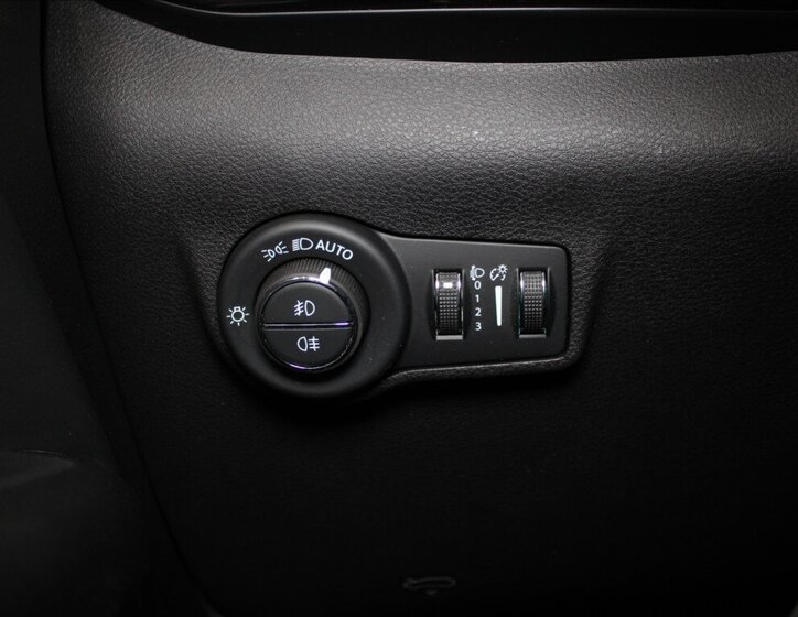 Jeep Compass SUV / Terénní 1,5 l 96 kw