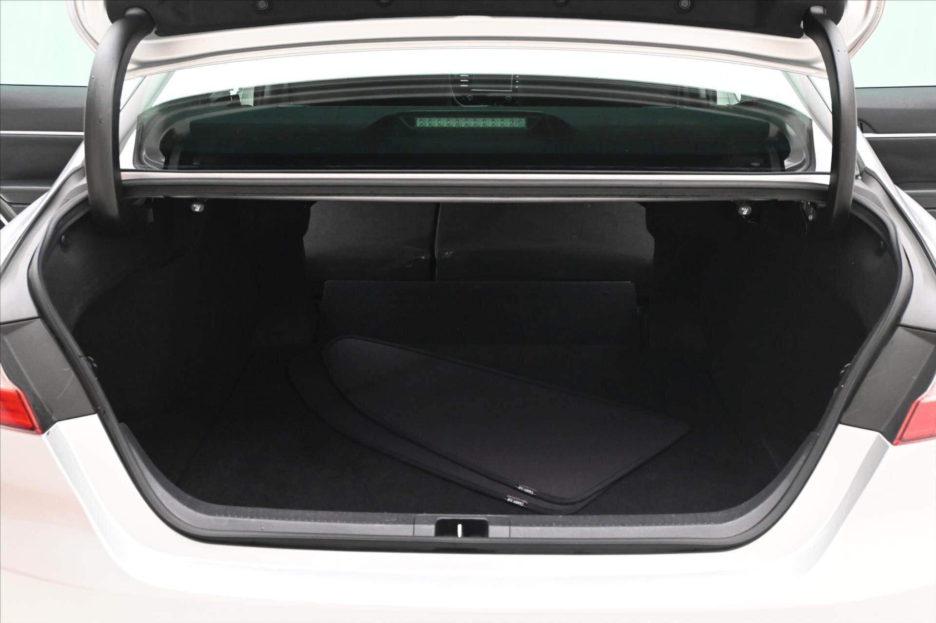 Toyota Camry Sedan / Limuzína 2,5 l 160 kw