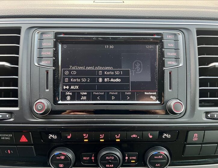 Volkswagen Multivan 28