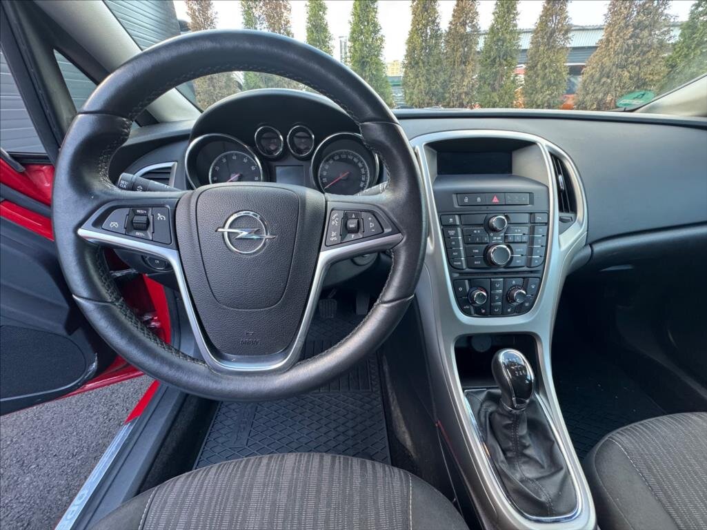 Opel Astra Hatchback 1,4 l 103 kw