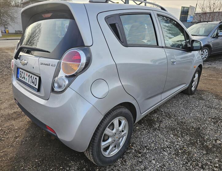 Chevrolet Spark 6