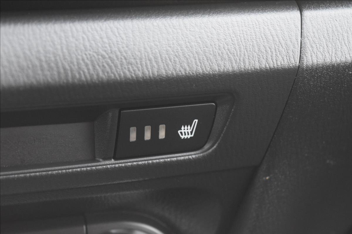 Mazda 3 Sedan / Limuzína 1,5 l 74 kw