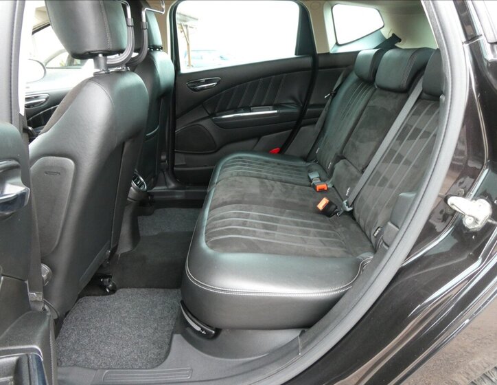 Lancia Delta Hatchback 1,4 l 88 kw