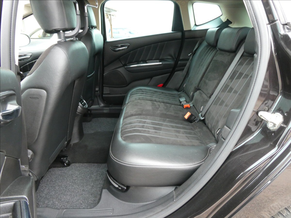 Lancia Delta Hatchback 1,4 l 88 kw