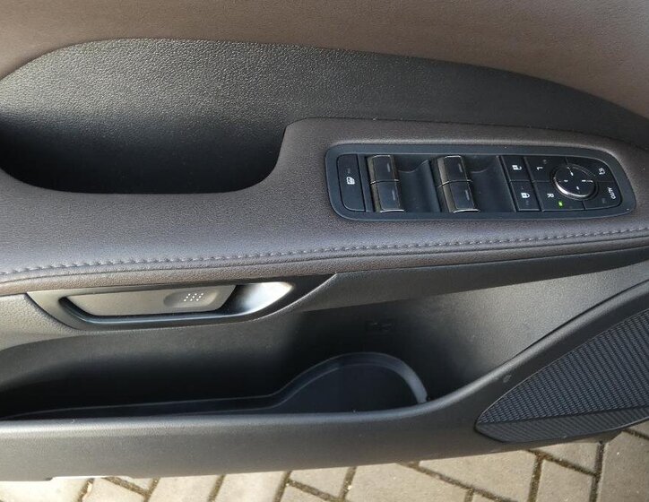 Lexus RX 350h SUV / Terénní 2,5 l 140 kw