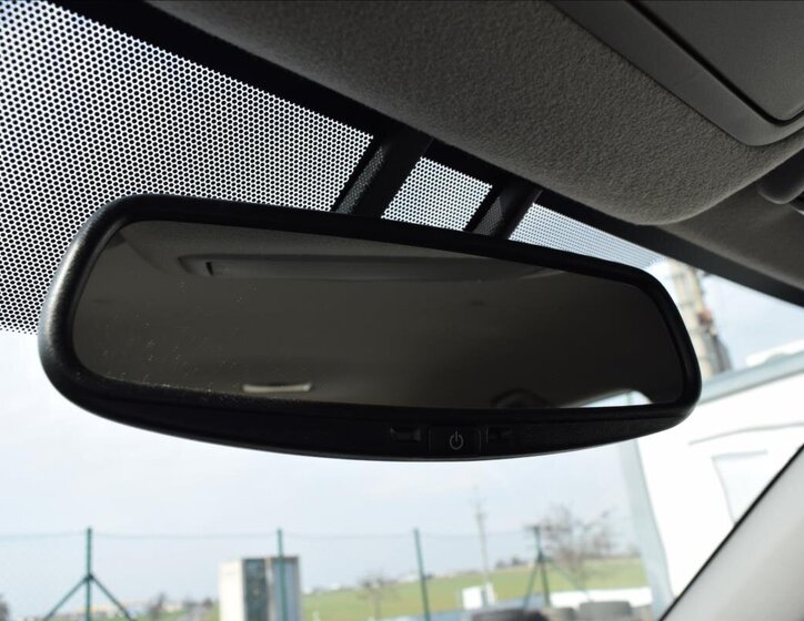 Toyota RAV4 SUV / Terénní 2,2 l 100 kw