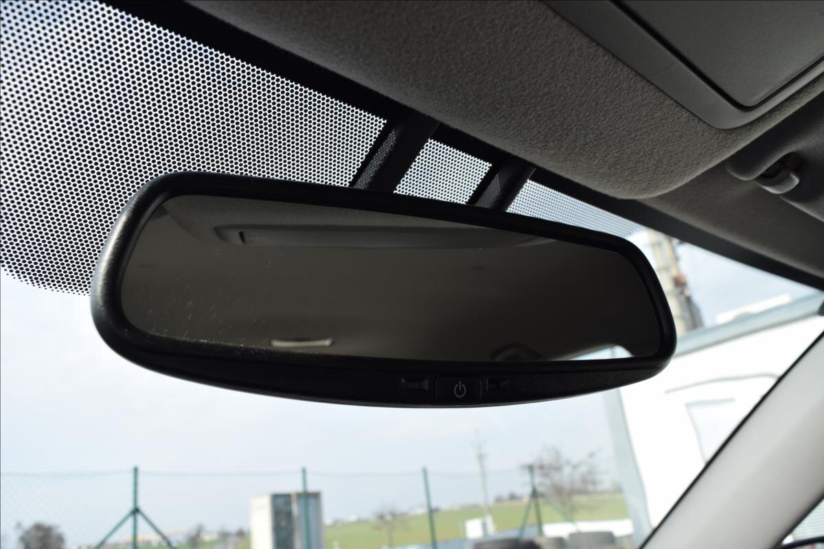 Toyota RAV4 SUV / Terénní 2,2 l 100 kw