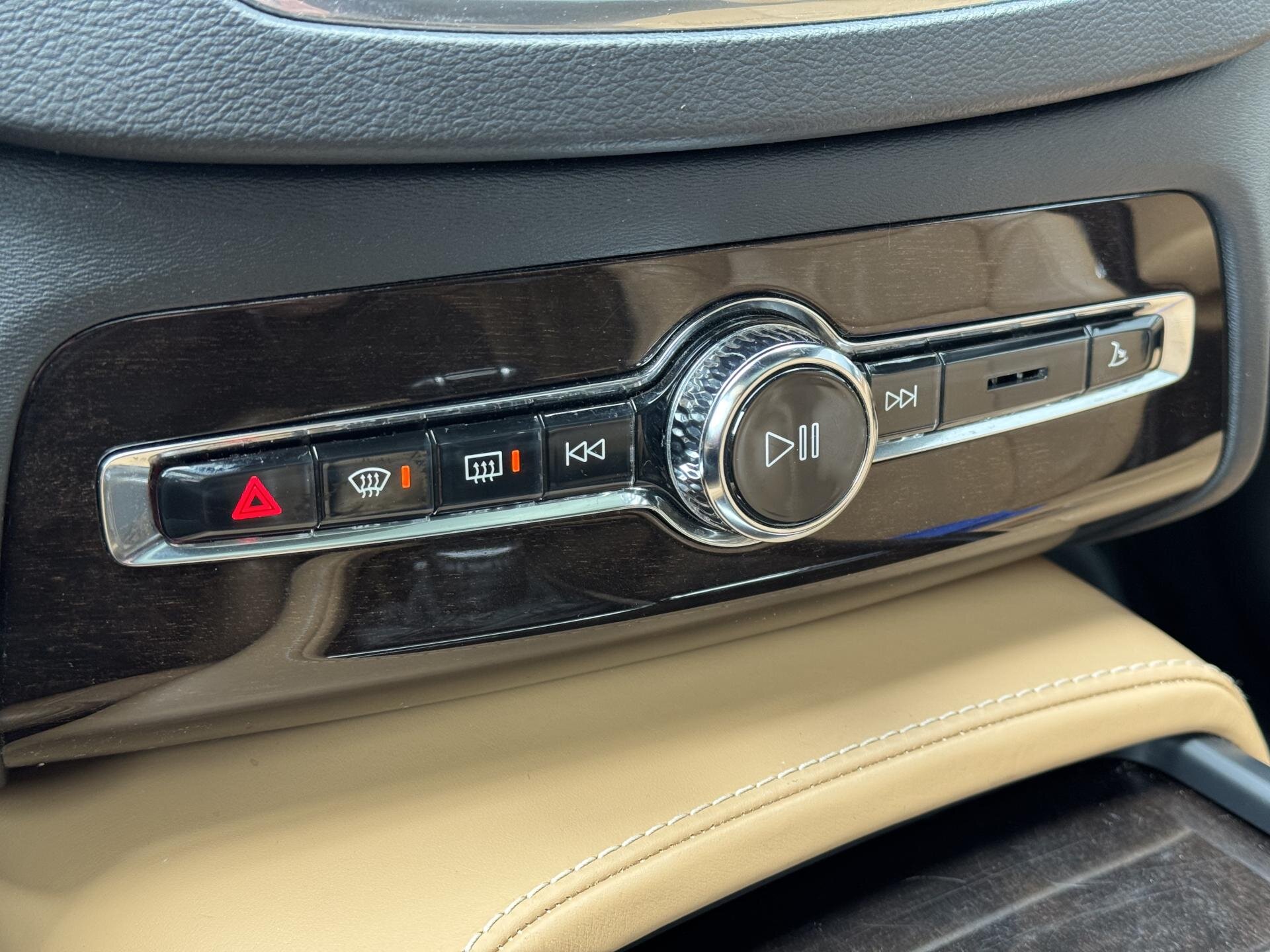 Volvo XC90 SUV / Terénní 2,0 l 173 kw
