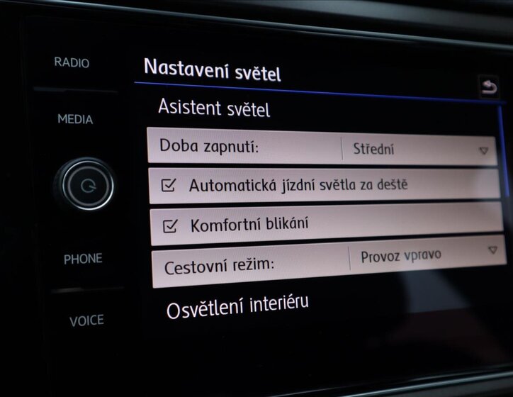 Volkswagen T-Roc CUV / Crossover 1,6 l 85 kw