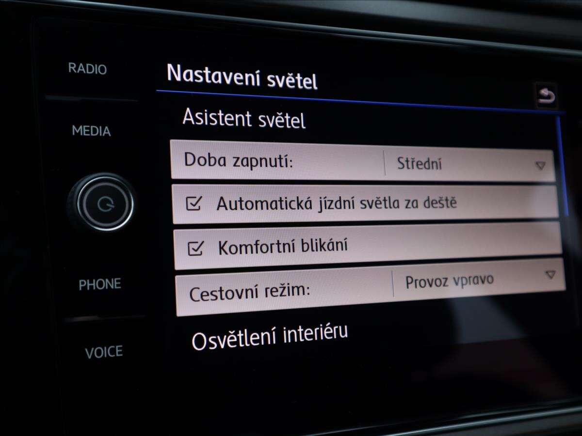 Volkswagen T-Roc CUV / Crossover 1,6 l 85 kw