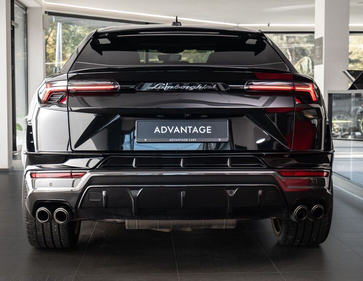 Lamborghini Urus 3