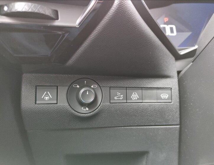 DS Automobiles DS7 Crossback SUV / Terénní 1,6 l 133 kw