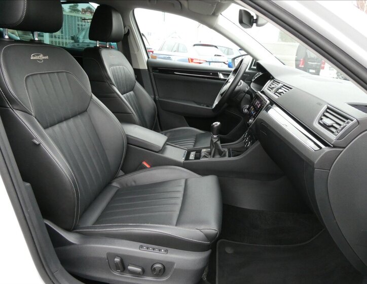 Škoda Superb Sedan / Limuzína 2,0 l 110 kw