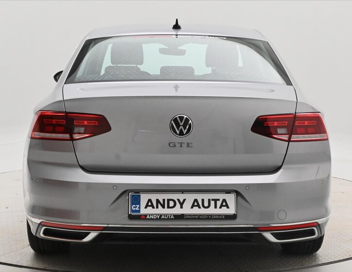 Volkswagen Passat Sedan / Limuzína 1,4 l 115 kw