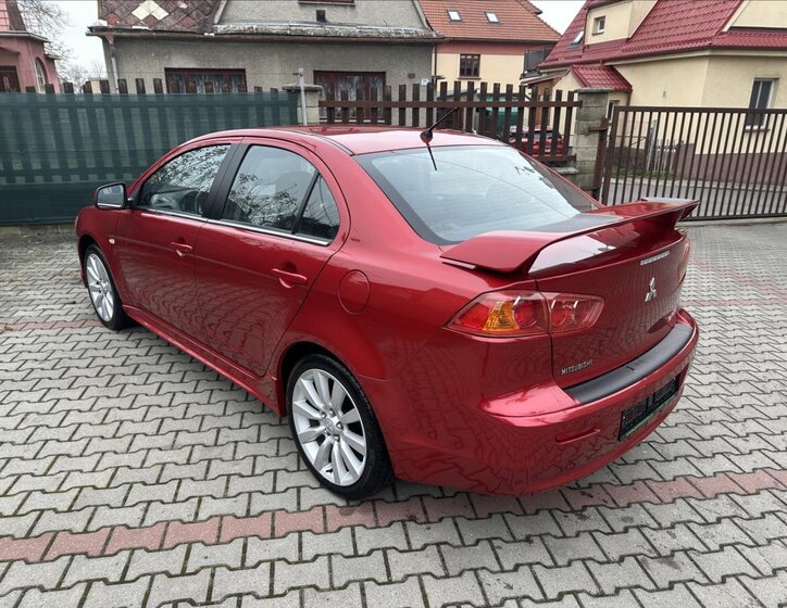 Mitsubishi Lancer Sedan 1,8 l 105 kw