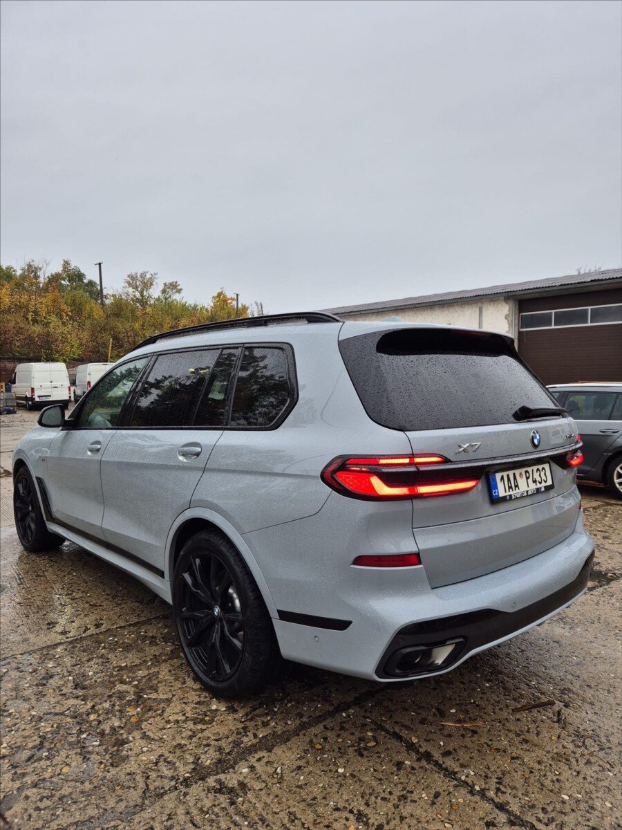 BMW X7 SUV / Terénní 3,0 l 250 kw