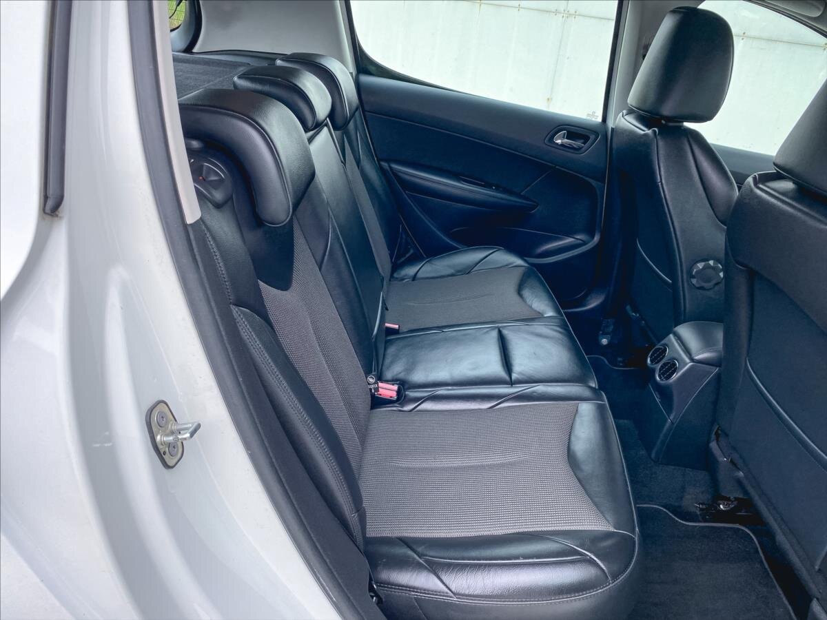 Peugeot 308 Hatchback 1,6 l 147 kw