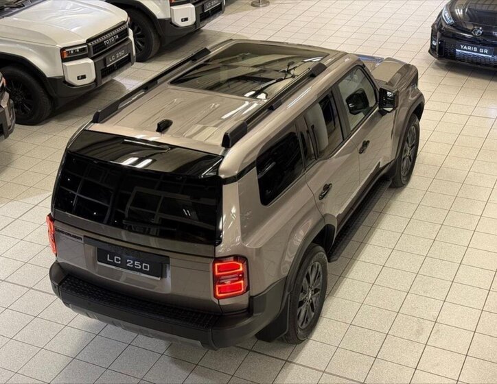 Toyota Land Cruiser 3