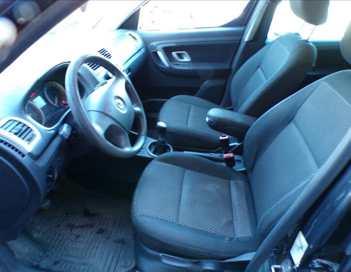 Škoda Roomster Kombi 1,4 l 63 kw