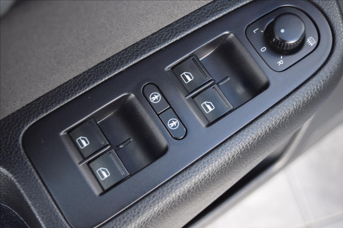 Volkswagen Sharan MPV 2,0 l 103 kw