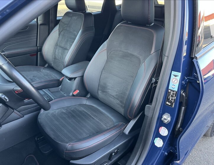 Ford Kuga SUV / Terénní 2,5 l 165 kw