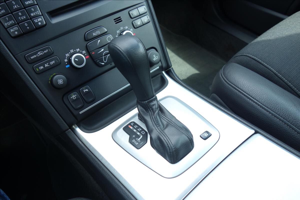 Volvo XC90 SUV 2,4 l 147 kw