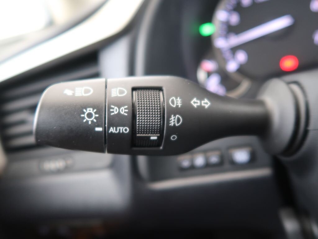 Lexus RX 300 SUV 2,0 l 175 kw