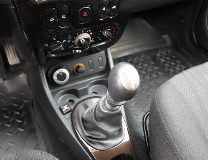 Dacia Duster SUV / Terénní 1,6 l 77 kw