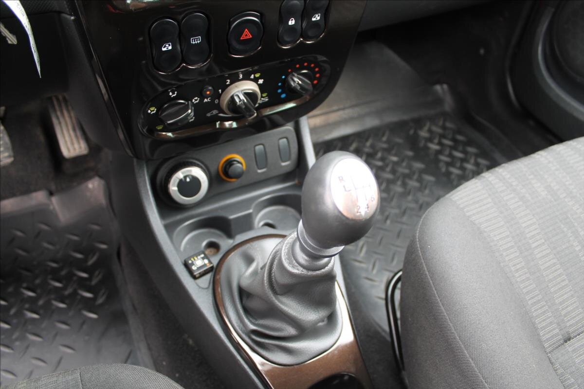 Dacia Duster SUV / Terénní 1,6 l 77 kw