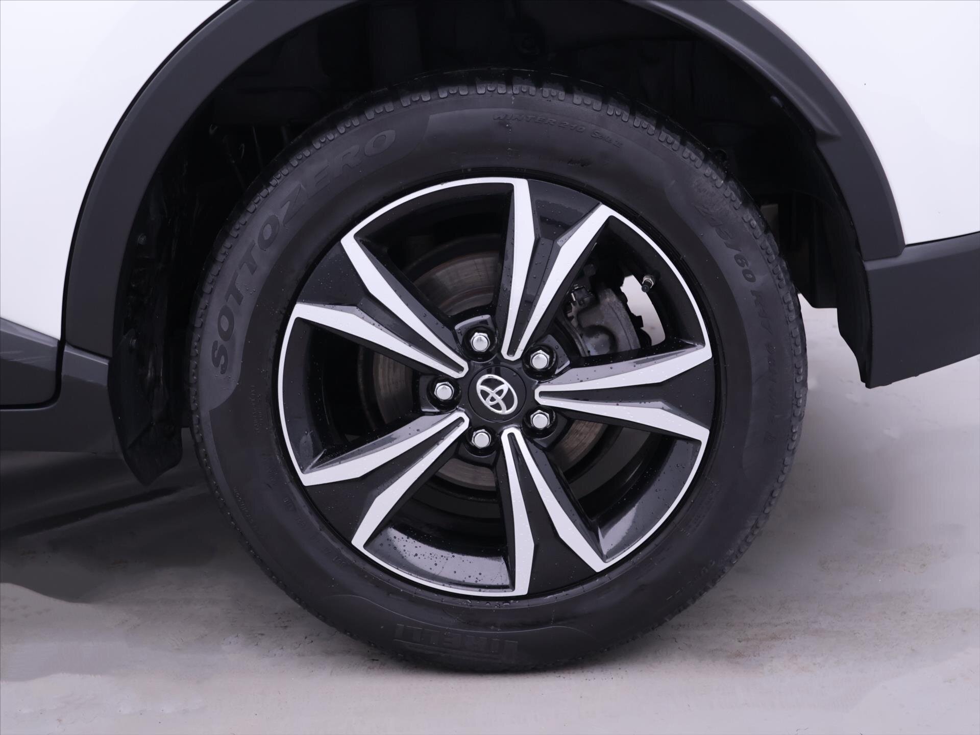 Toyota C-HR SUV 1,2 l 85 kw