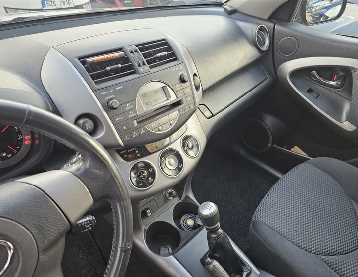 Toyota RAV4 Kombi 2,2 l 100 kw