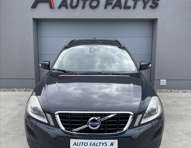 Volvo XC60 Kombi 2,4 l 151 kw