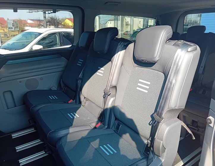 Ford Tourneo Custom Kombi 2,0 l 125 kw