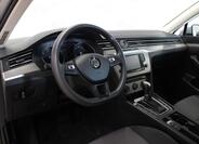 Volkswagen Passat 9