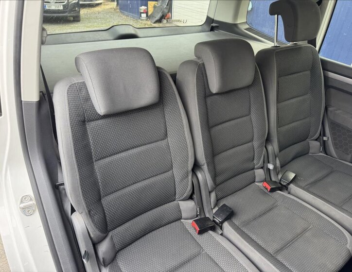 Volkswagen Touran MPV 1,6 l 77 kw