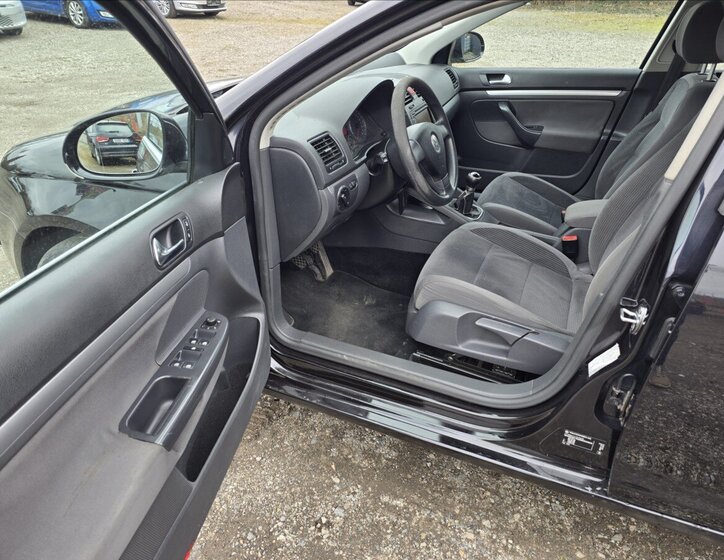 Volkswagen Golf Kombi 2,0 l 103 kw