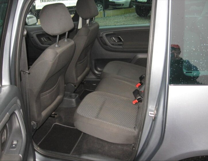 Škoda Roomster 9